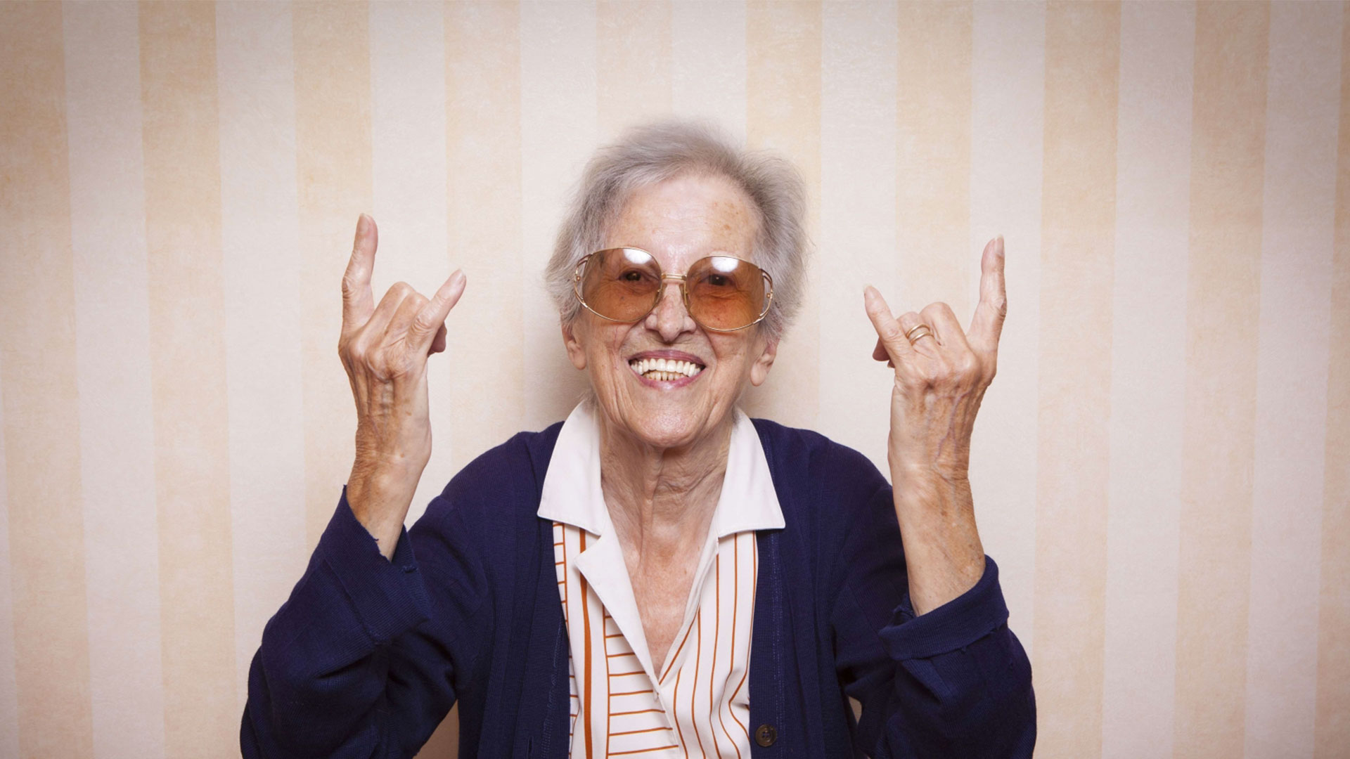 78 лет жизни. Властная бабка. Бабушка показывает рок. Долгожитель. Долгожители Германии.
